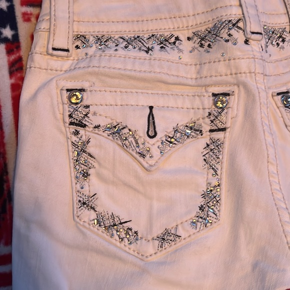 Miss Me White Signature Skinny Crop Jean Size 26 - Picture 5 of 5